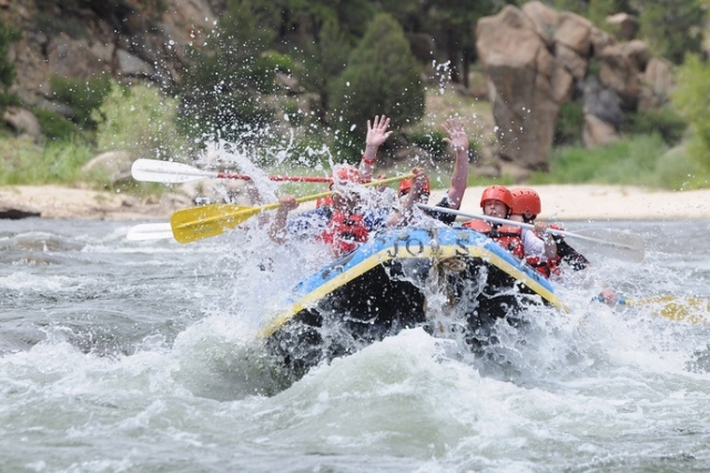  divertimento nel fiume 
